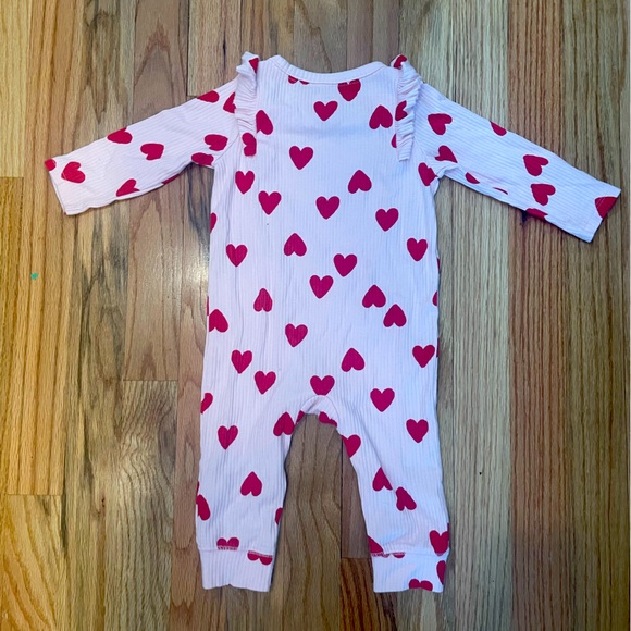 Adorable pink one piece romper for your new Valentine - Picture 2 of 3